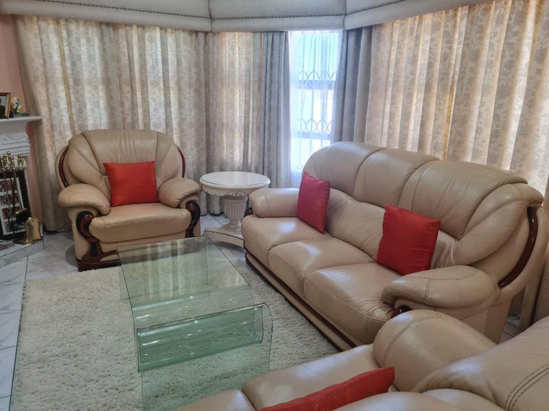 5 Bedroom Property for Sale in Southernwood Eastern Cape